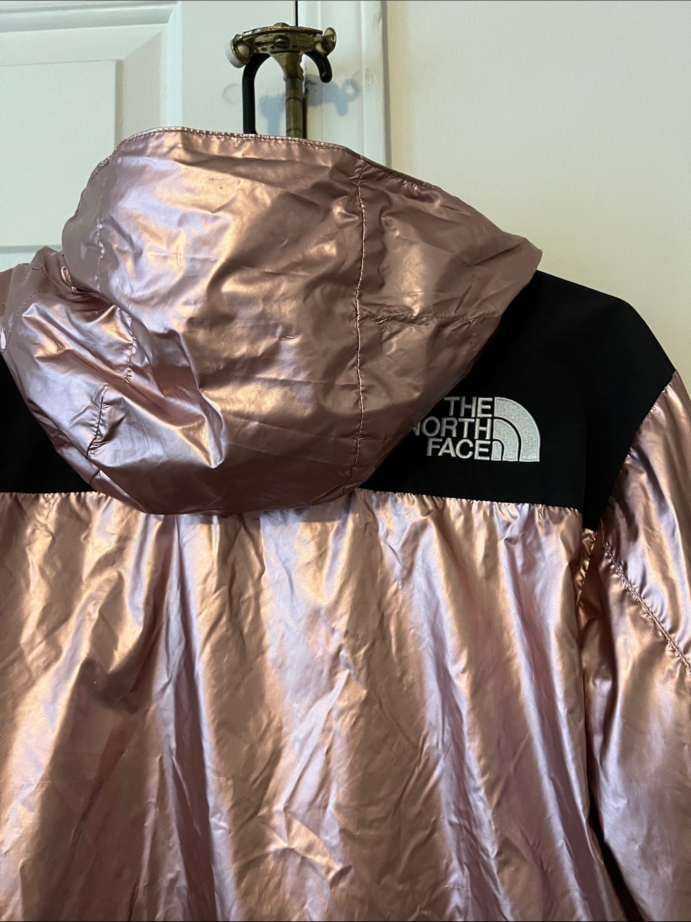 The North Face Supreme rose gold jacket size men’s L - Picture 5 of 9